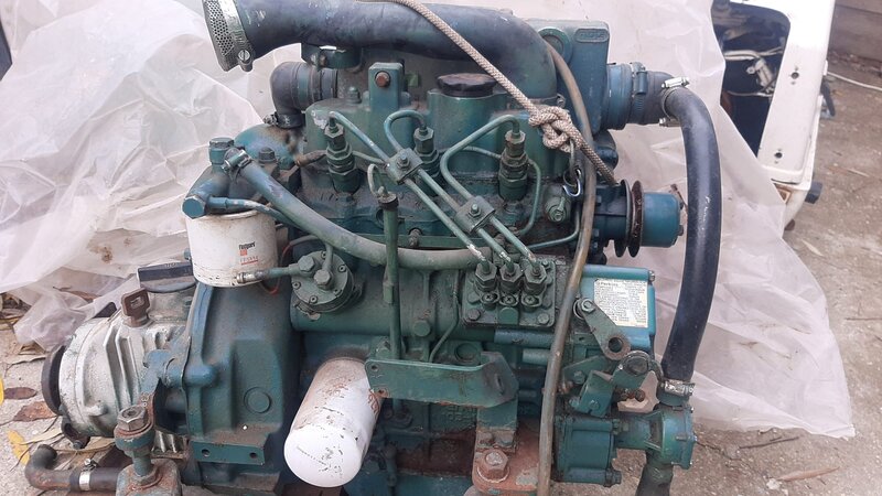 Motor Perkins Shibaura XH3XM marinizat, inversor volvo penta